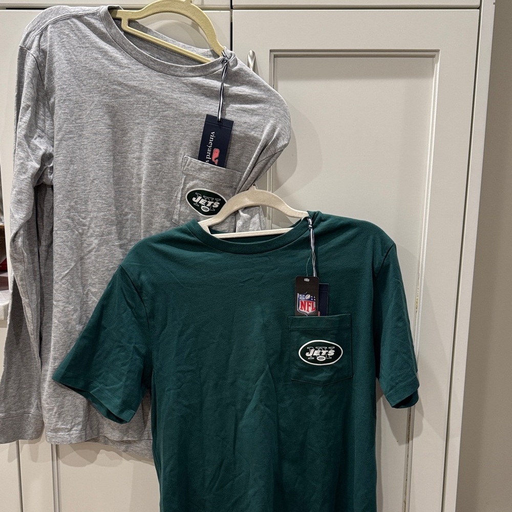 Vineyard Vines NFL Jets Gray Longsleeve and Green Short Shirt Duo